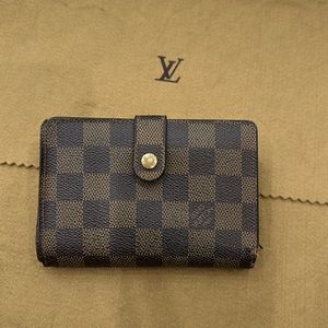 LOUIS VUITTON
Damier Canvas Port Feuille Vienoise French Purse Wallet